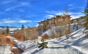 Ski Chalets in Aspen - Image Credit:Shutterstock